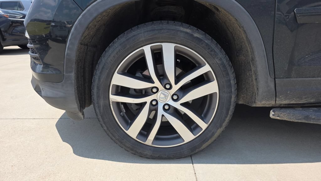 Used 2016 Honda Pilot Touring image 10