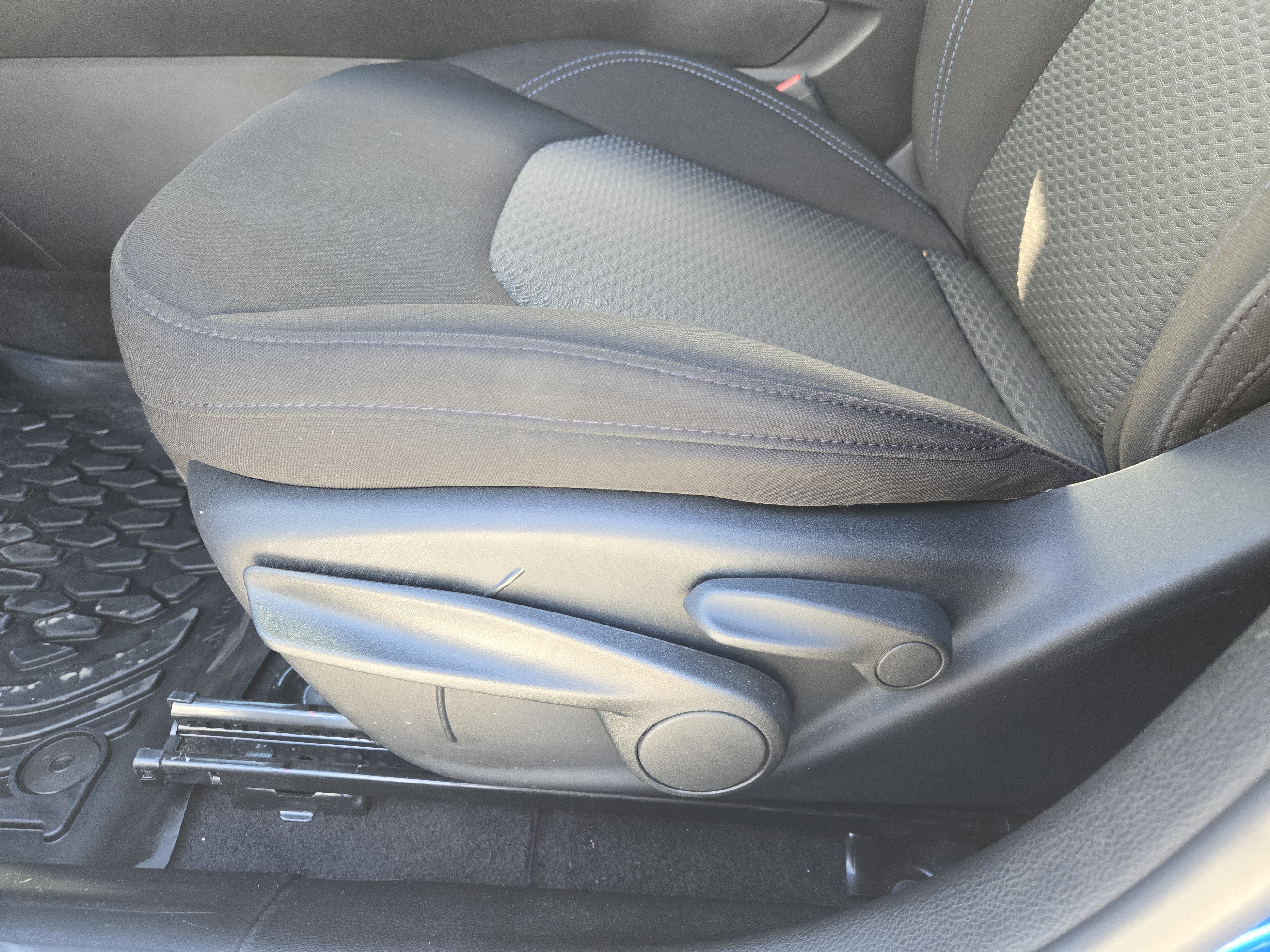 Used 2023 Jeep Compass Sport image 27