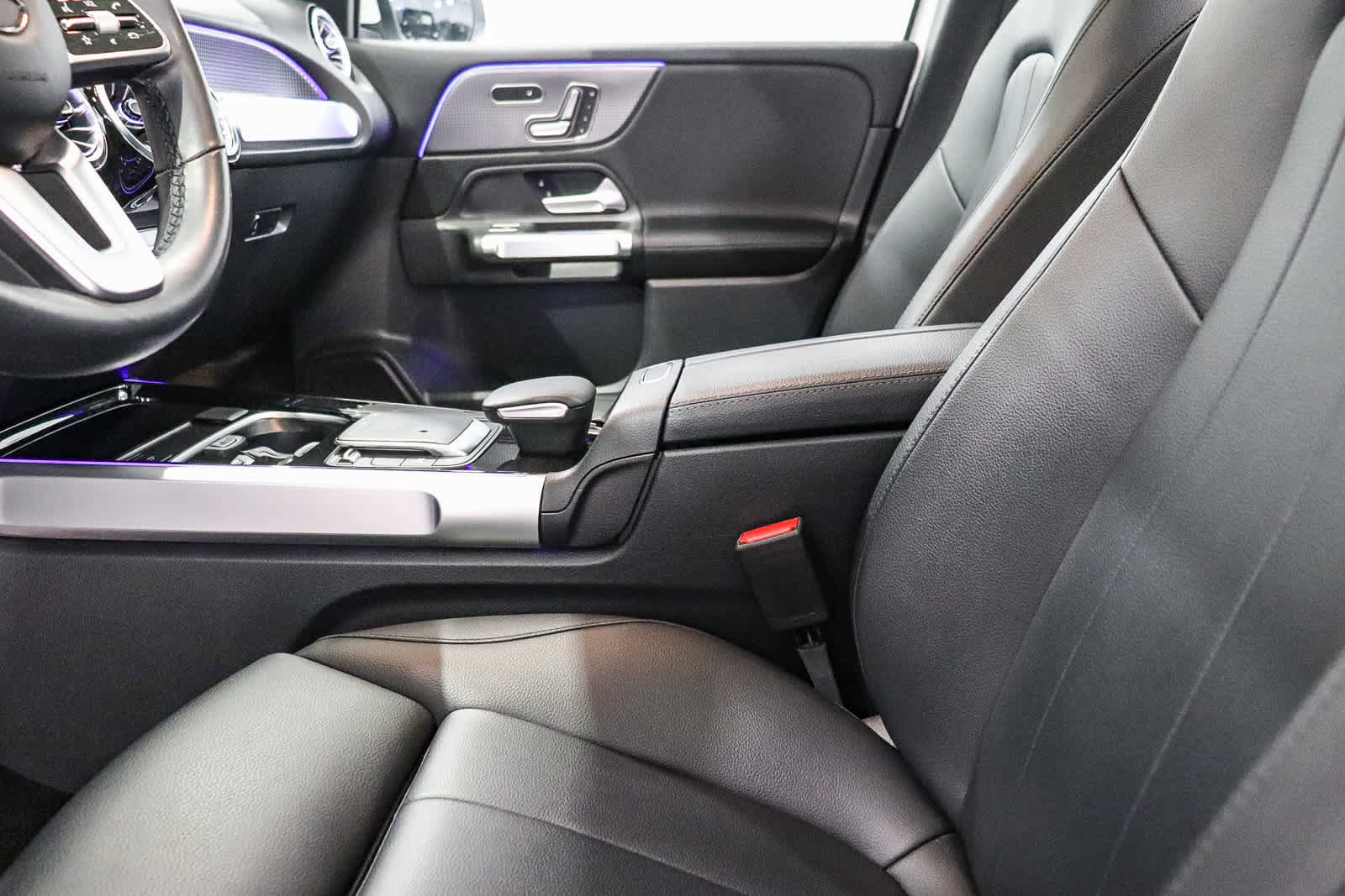 Used 2023 Mercedes-Benz GLB 250 image 21
