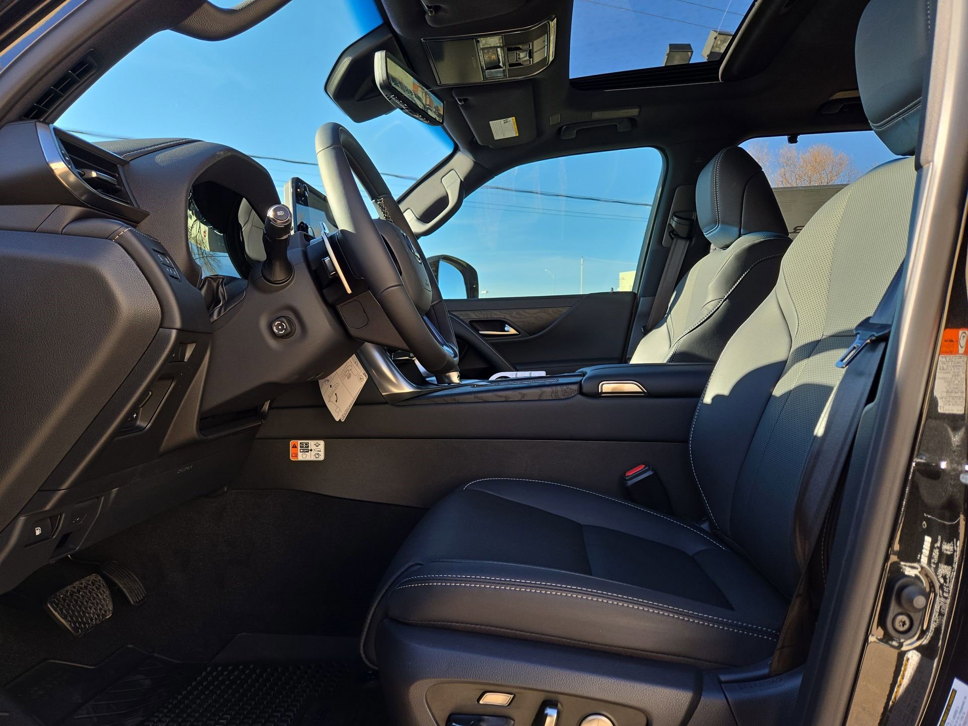 New 2026 Lexus LX 700h Luxury image 16