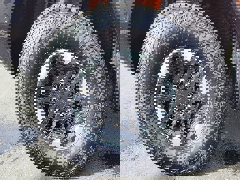 New 2024 GMC Hummer EV 2X w/ Extreme Off-Road Package image 6