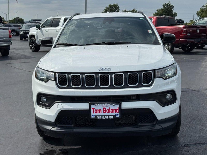 Used 2023 Jeep Compass Latitude AWD/4WD image 9