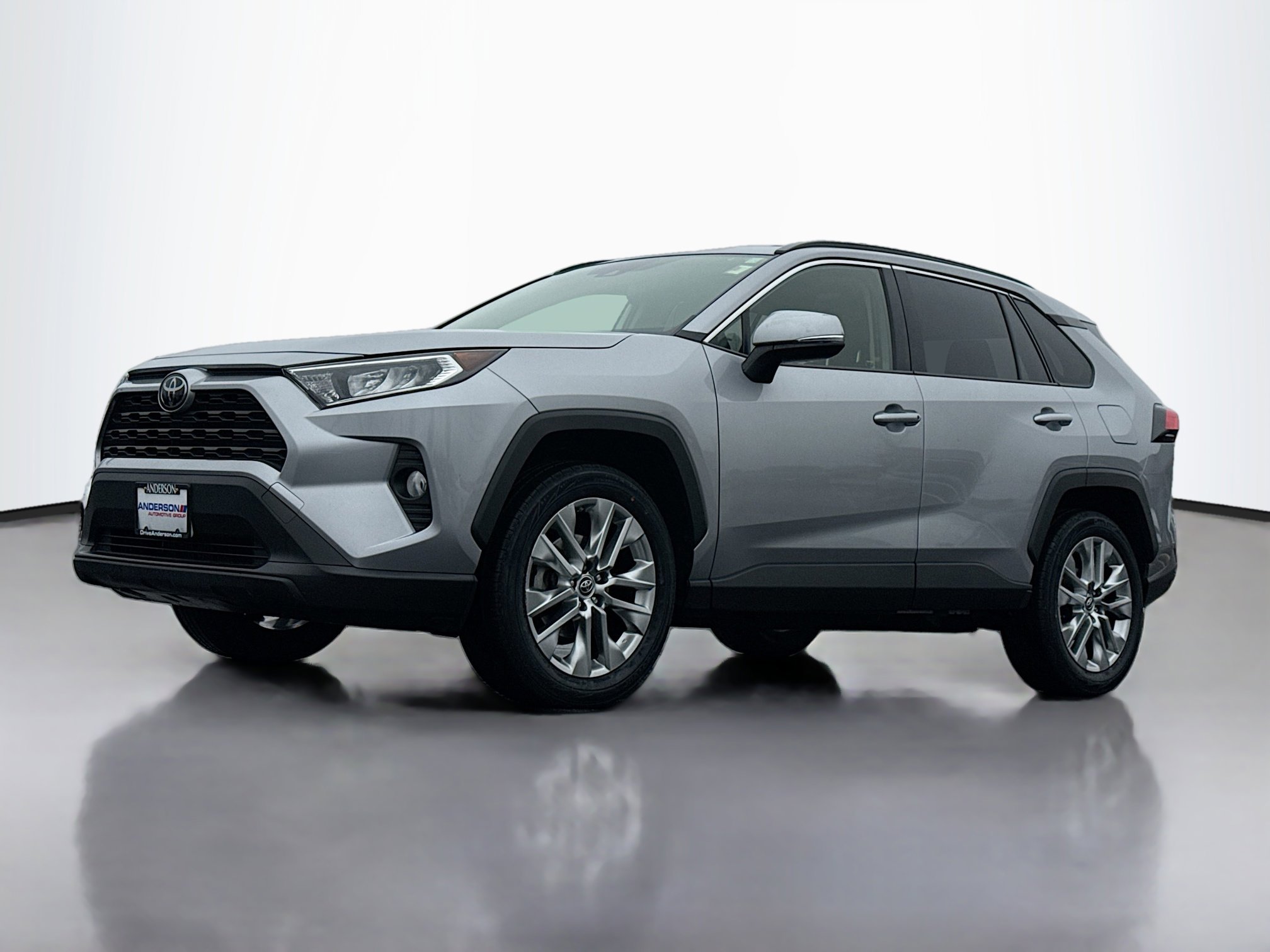Used 2019 Toyota RAV4 XLE Premium image 13