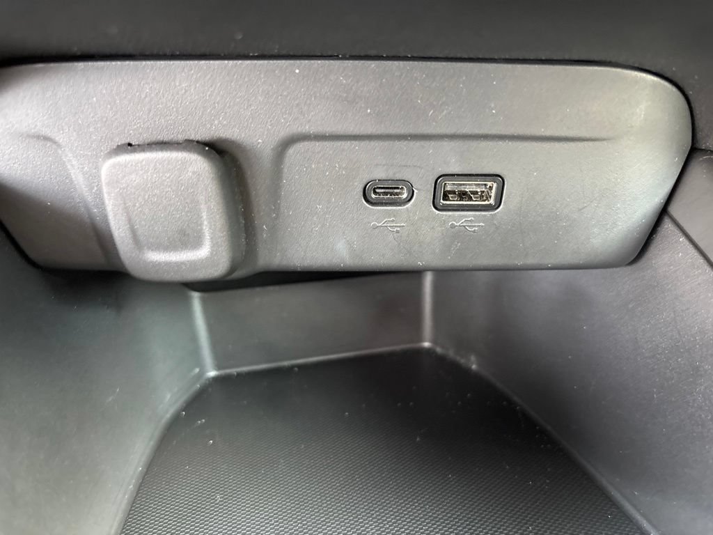 Used 2024 Chevrolet Trax RS w/ Sunroof Package FWD image 22