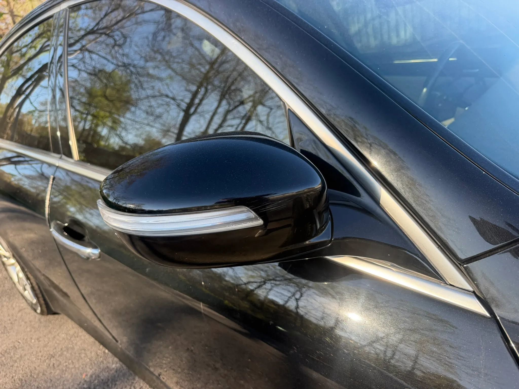 Used 2012 Hyundai Genesis 3.8 w/ Premium Pkg image 7