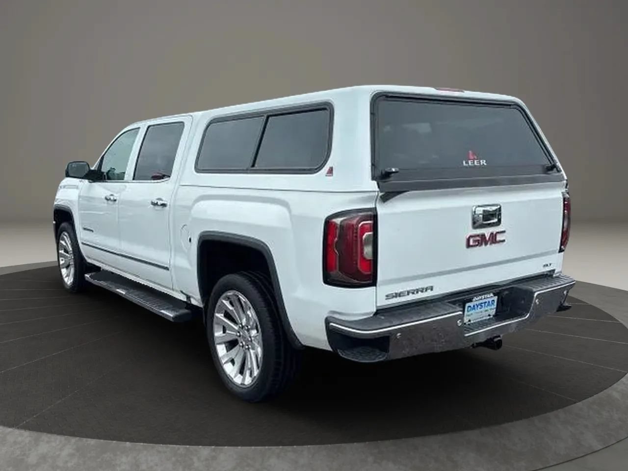 Used 2016 GMC Sierra 1500 SLT w/ Enhanced Driver Alert Package AWD/4WD image 7
