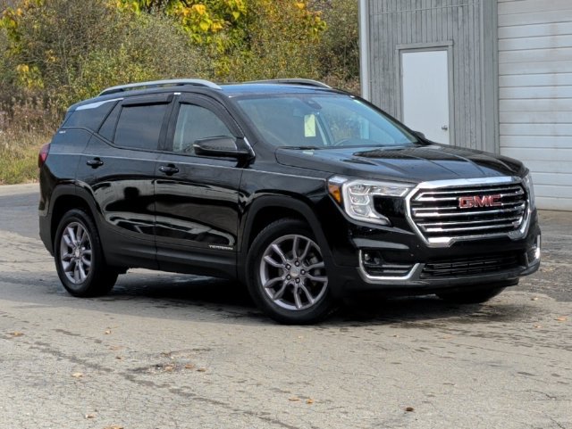 Used 2023 GMC Terrain SLT w/ LPO, Floor Liner Package FWD image 18