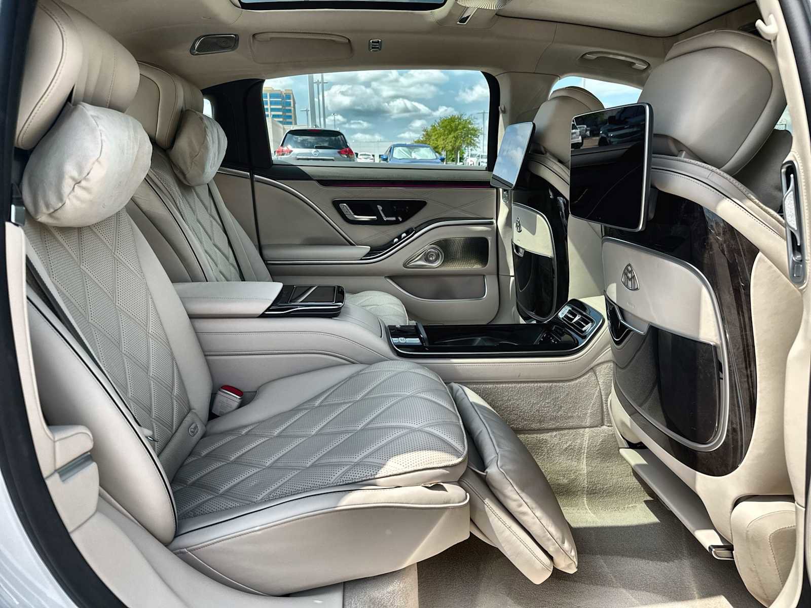 Used 2024 Mercedes-Benz Maybach S 680 4MATIC image 19