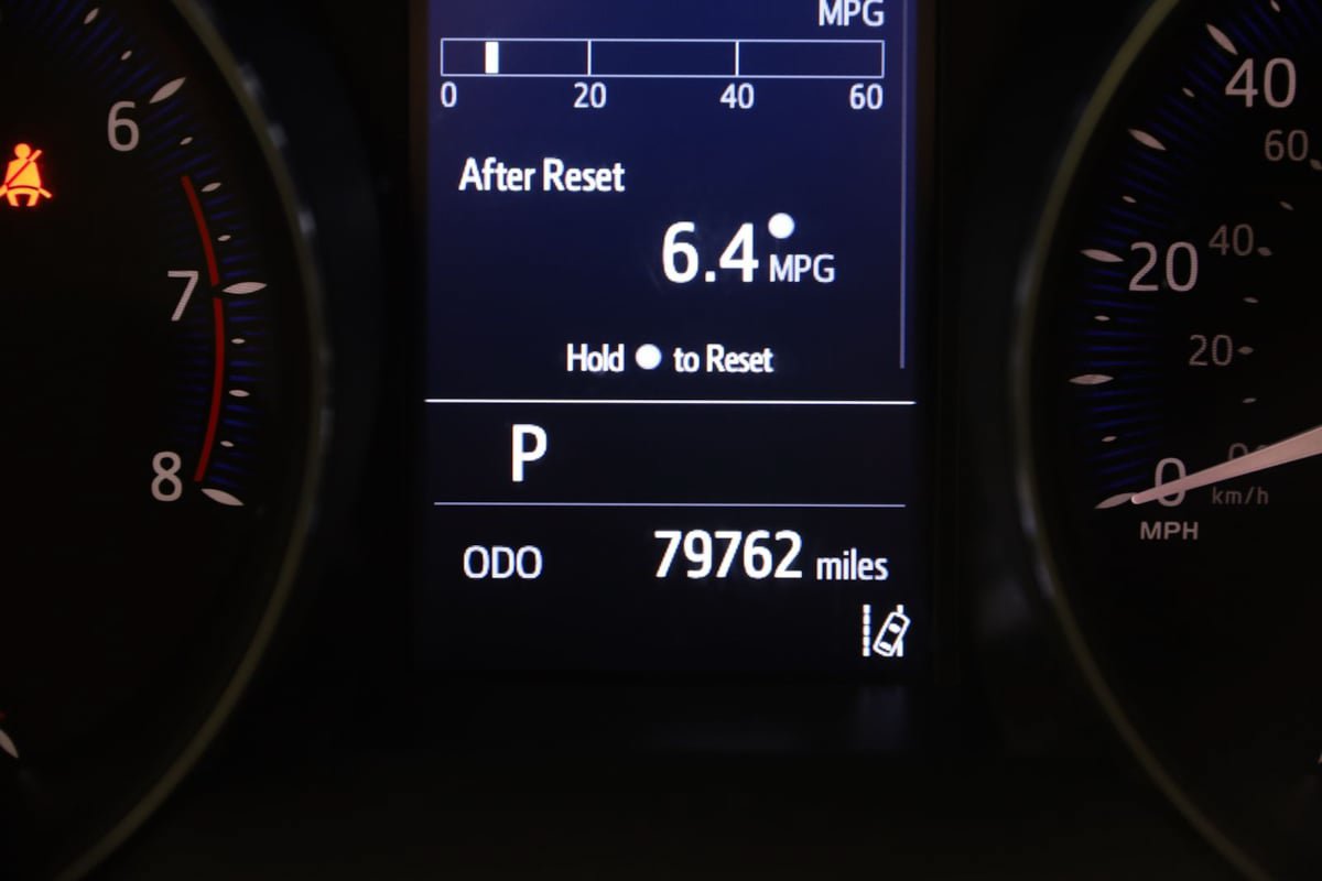Used 2021 Toyota C-HR LE FWD image 31