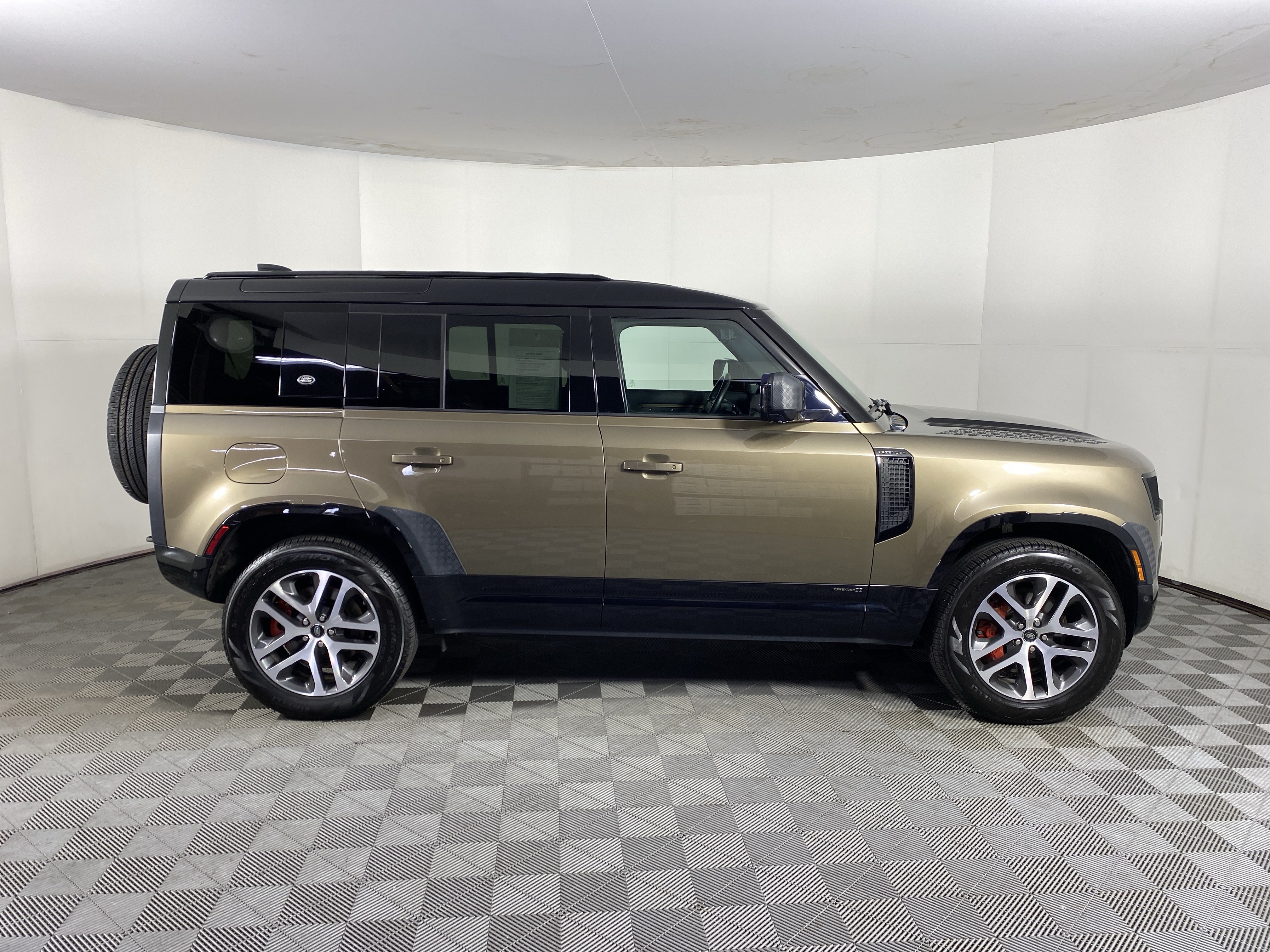 Used 2022 Land Rover Defender 110 X AWD/4WD image 8