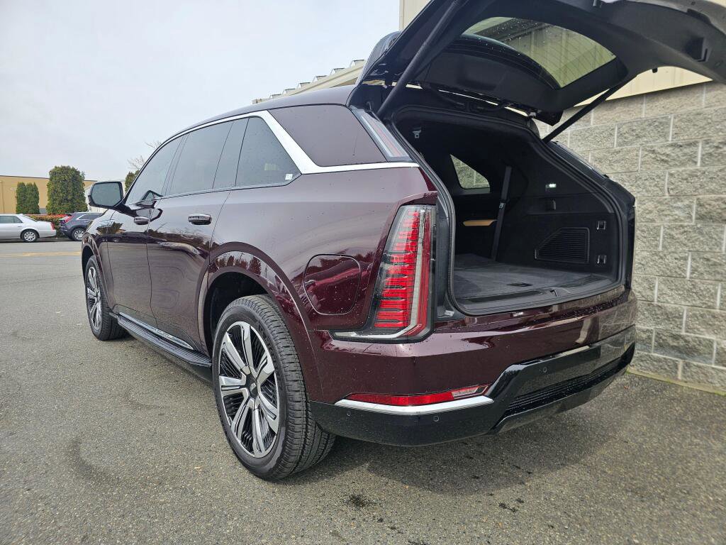 Used 2025 Cadillac Escalade IQ Luxury 2 image 7