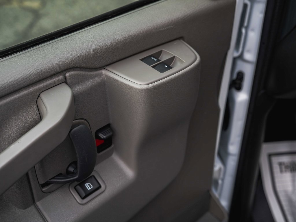 New 2025 Chevrolet Express 3500 w/ Power Convenience Package image 31