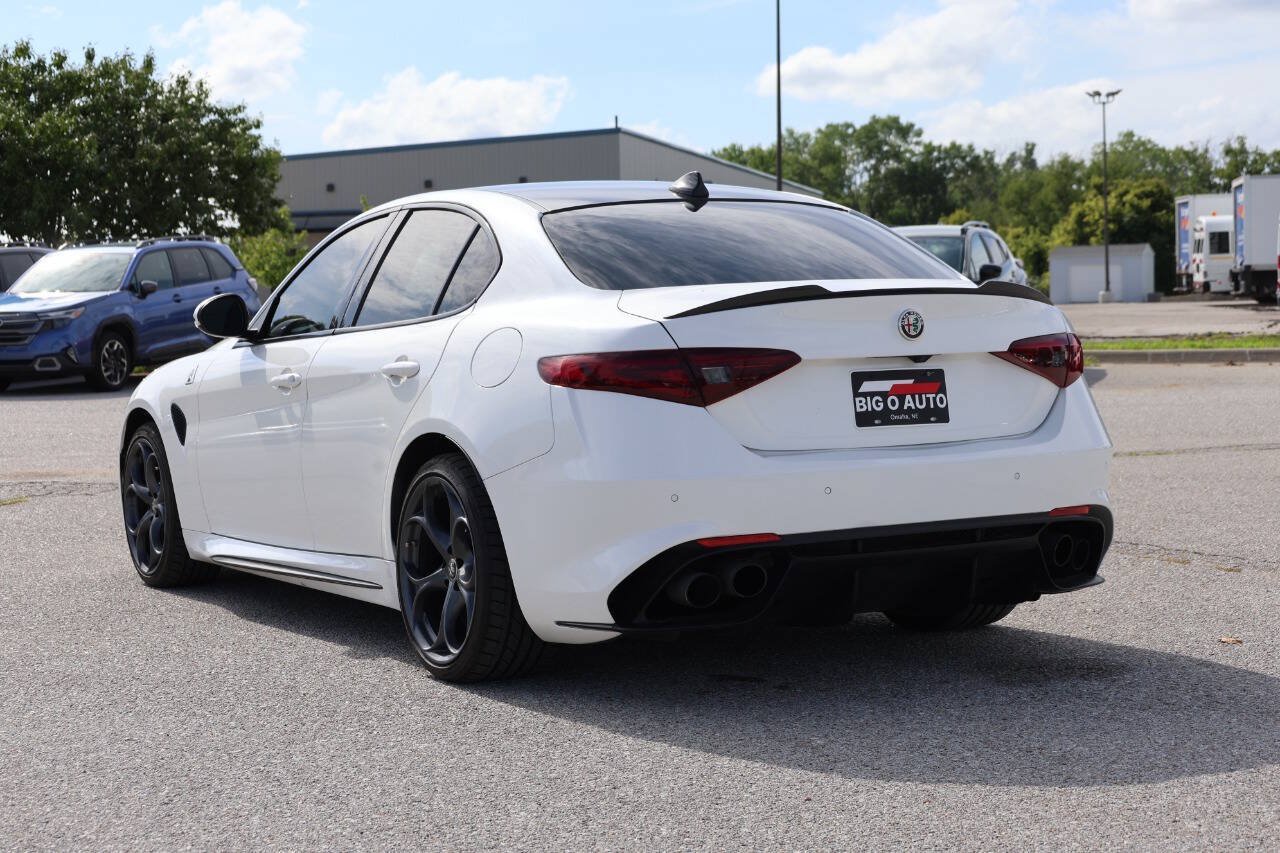 Used 2018 Alfa Romeo Giulia Quadrifoglio w/ Driver Assist Dynamic Package RWD image 11
