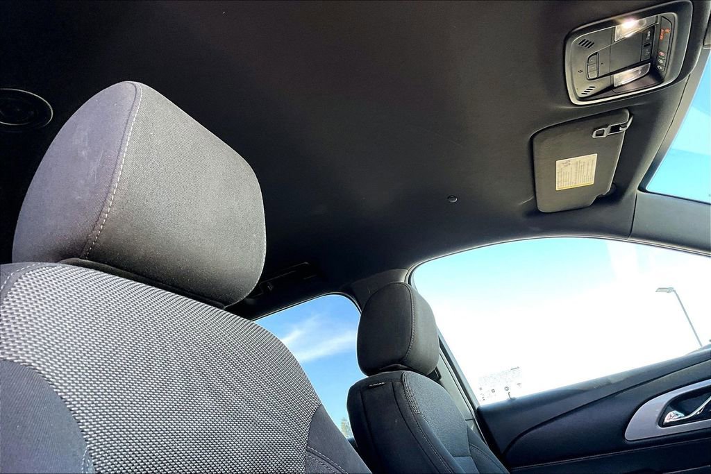 Used 2023 Chevrolet Traverse LT image 13