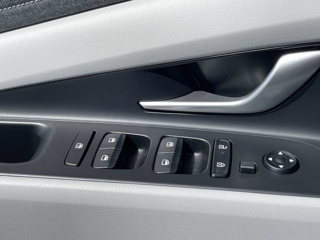 New 2026 Hyundai Elantra Limited FWD image 20