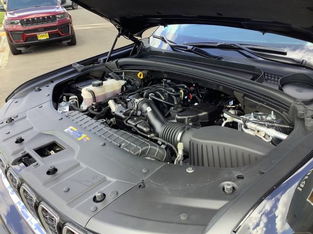 Used 2024 Jeep Grand Cherokee Limited RWD image 43