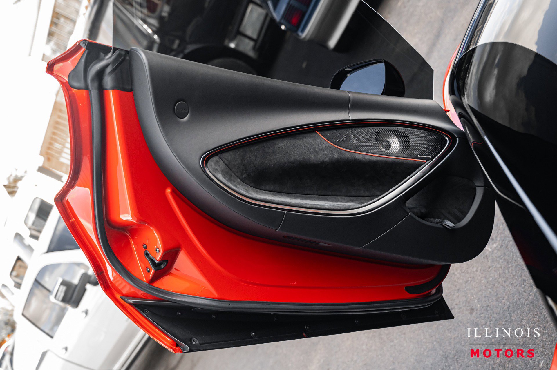 Used 2023 McLaren Artura image 18