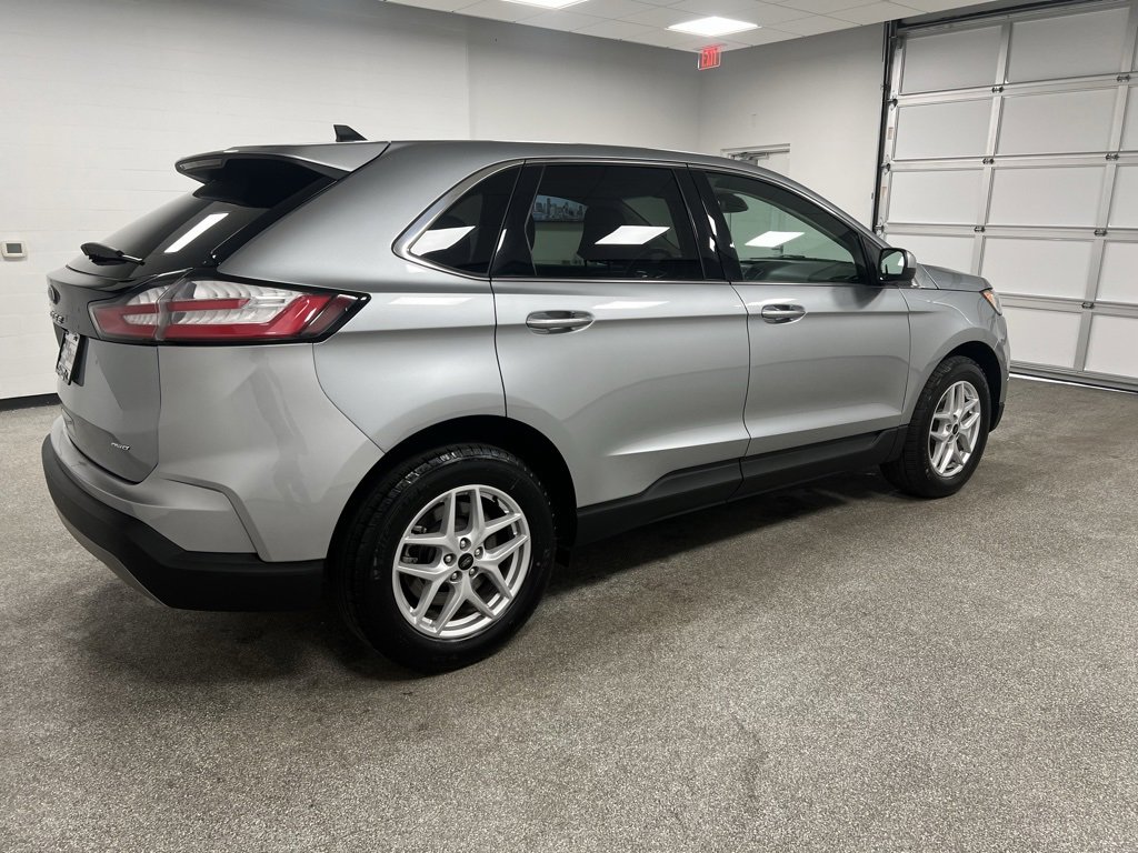Used 2024 Ford Edge SEL image 12