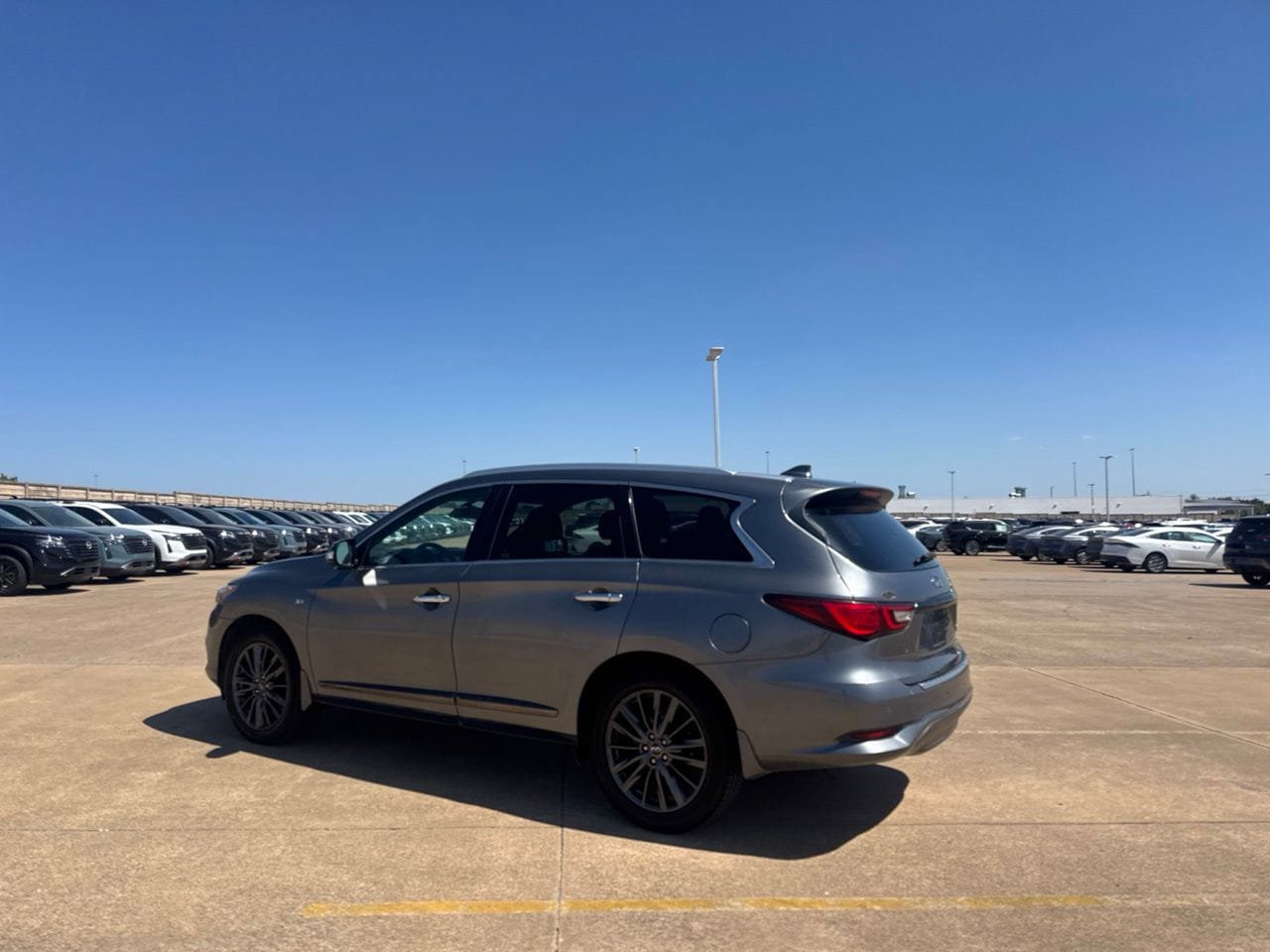 Used 2020 INFINITI QX60 Luxe w/ Edition 30 Essential Package FWD image 16