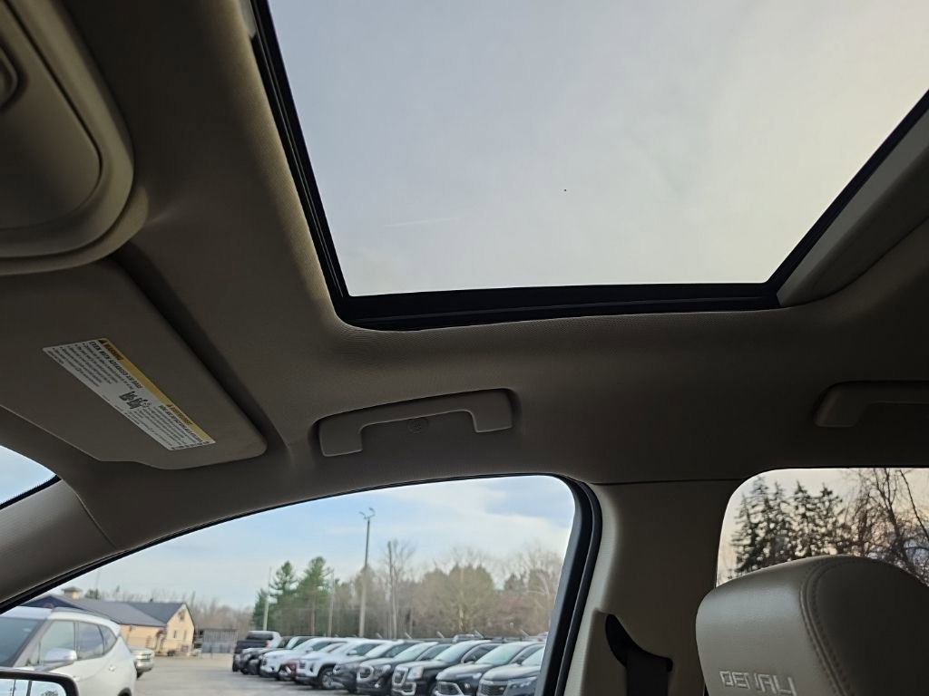 Used 2017 GMC Acadia Denali w/ Technology Package image 23