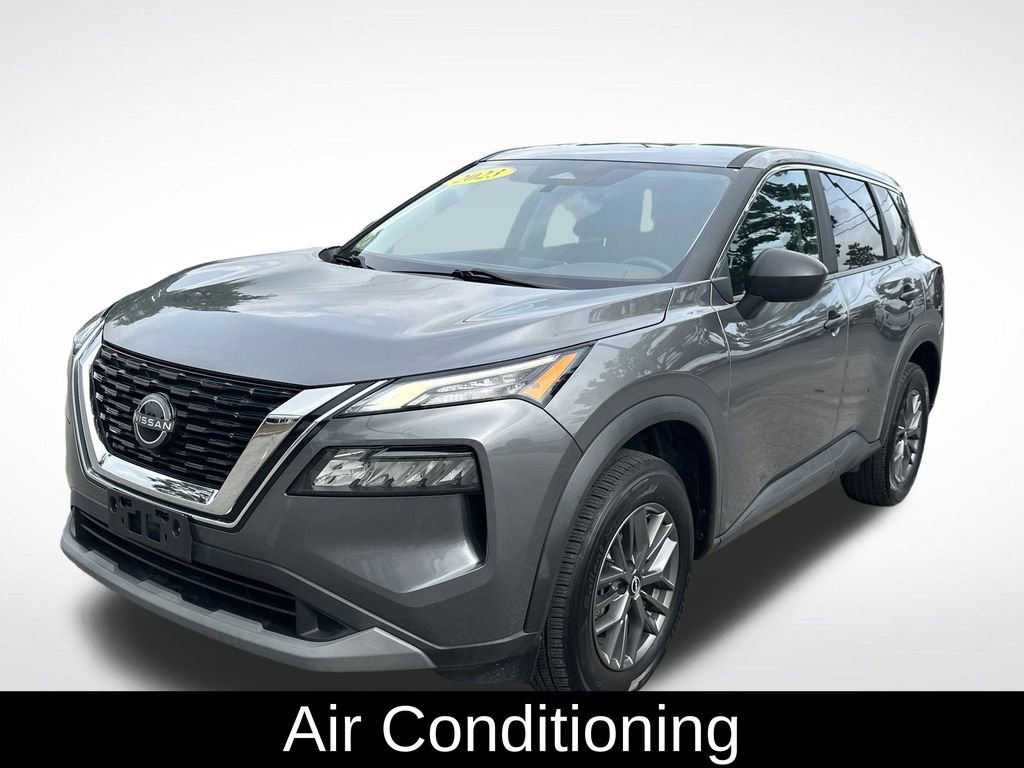 Used 2023 Nissan Rogue S FWD image 2
