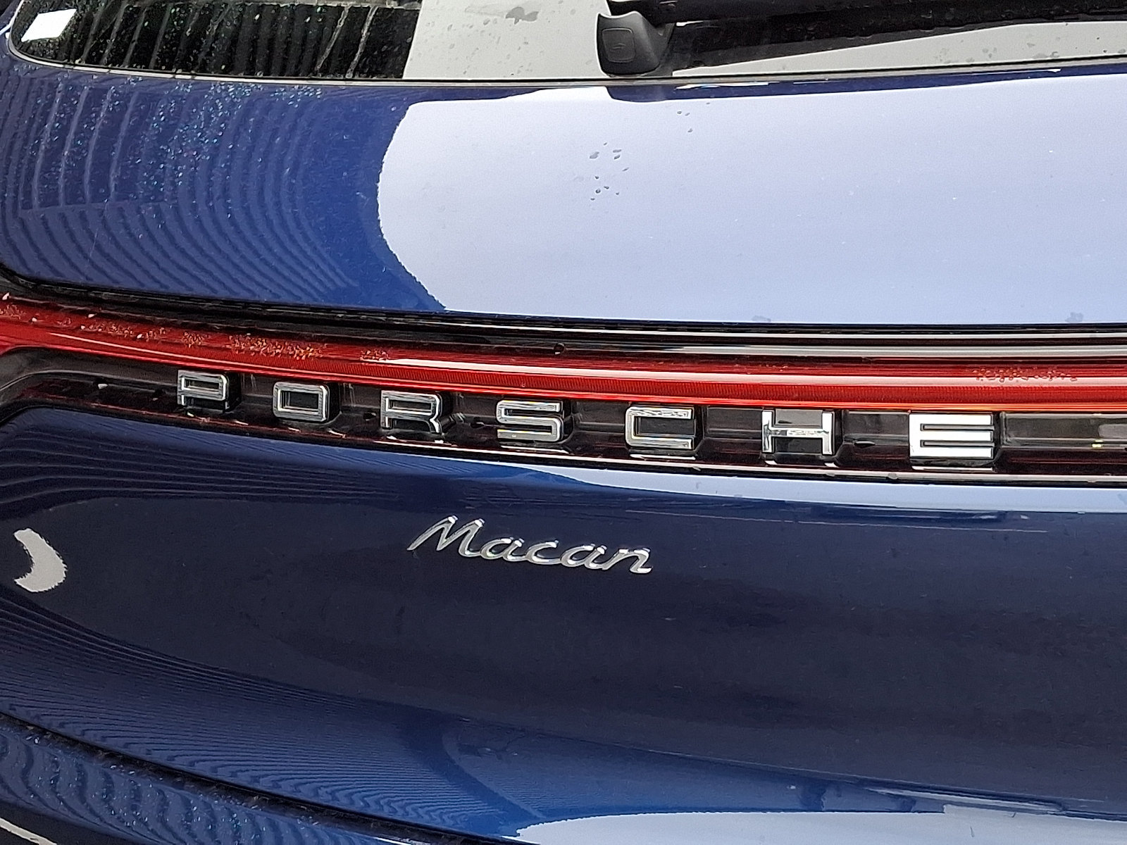 Certified 2026 Porsche Macan AWD/4WD image 30