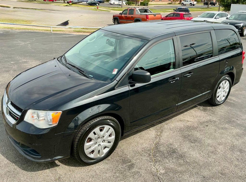 Used 2018 Dodge Grand Caravan SE w/ UConnect Hands-Free Group FWD image 5