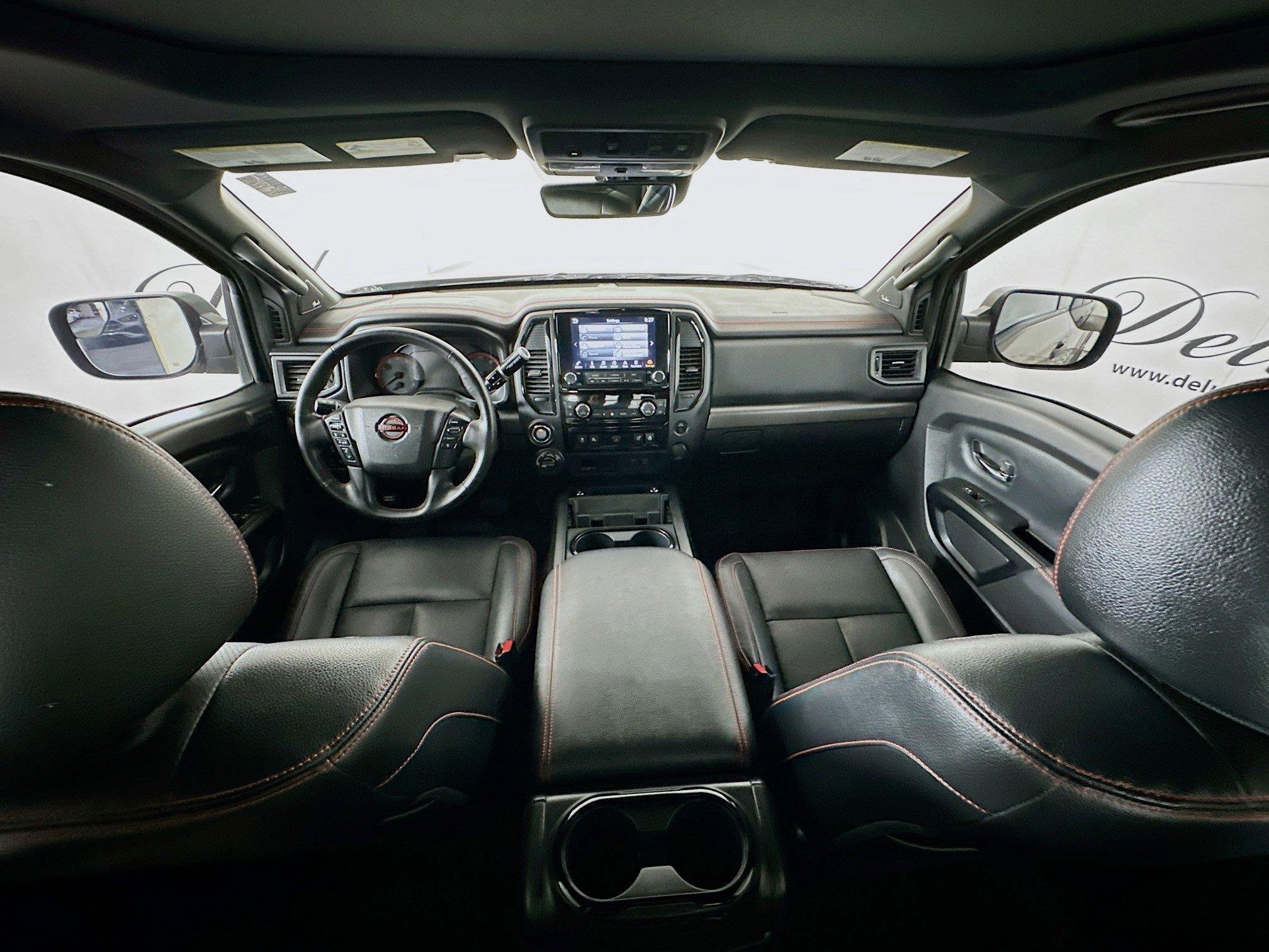Used 2024 Nissan Titan PRO-4X w/ Pro-4x Convenience Package AWD/4WD image 18