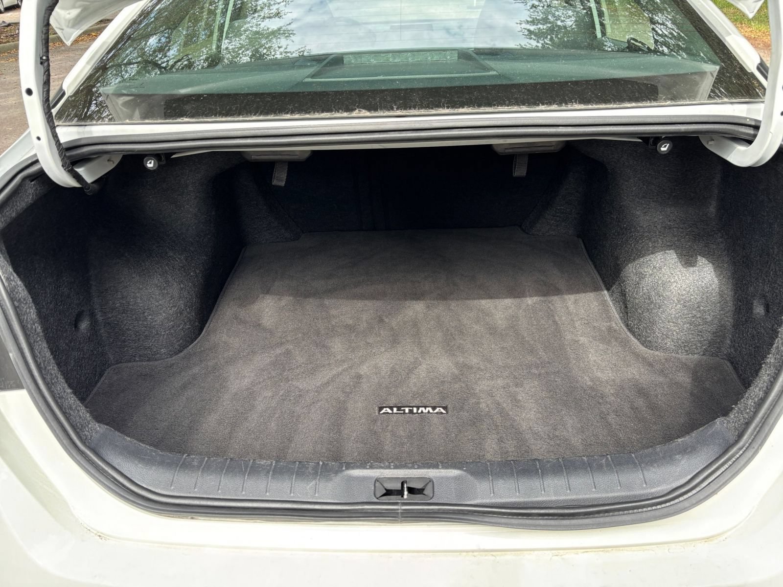 Used 2025 Nissan Altima 2.5 SV FWD image 26
