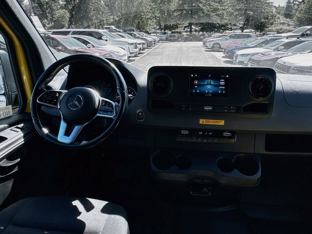 Used 2021 Mercedes-Benz Sprinter 2500 image 11