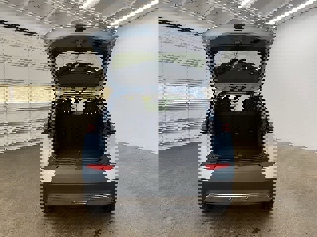 Used 2023 Chevrolet Bolt EUV LT image 29