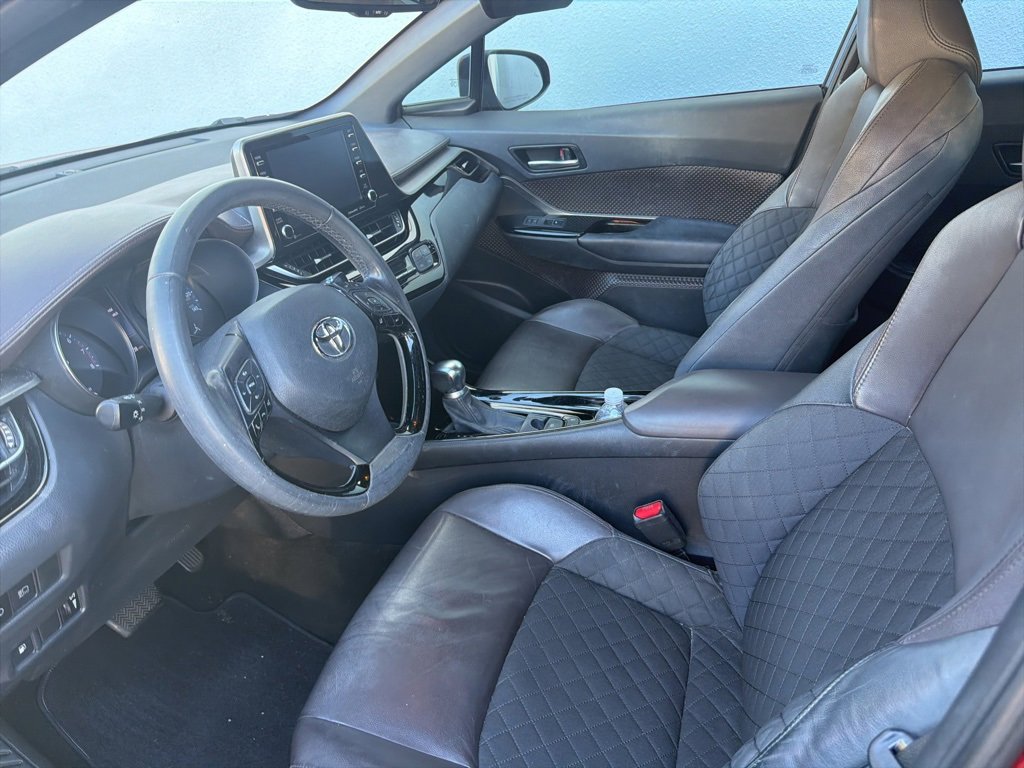 Used 2019 Toyota C-HR XLE image 10