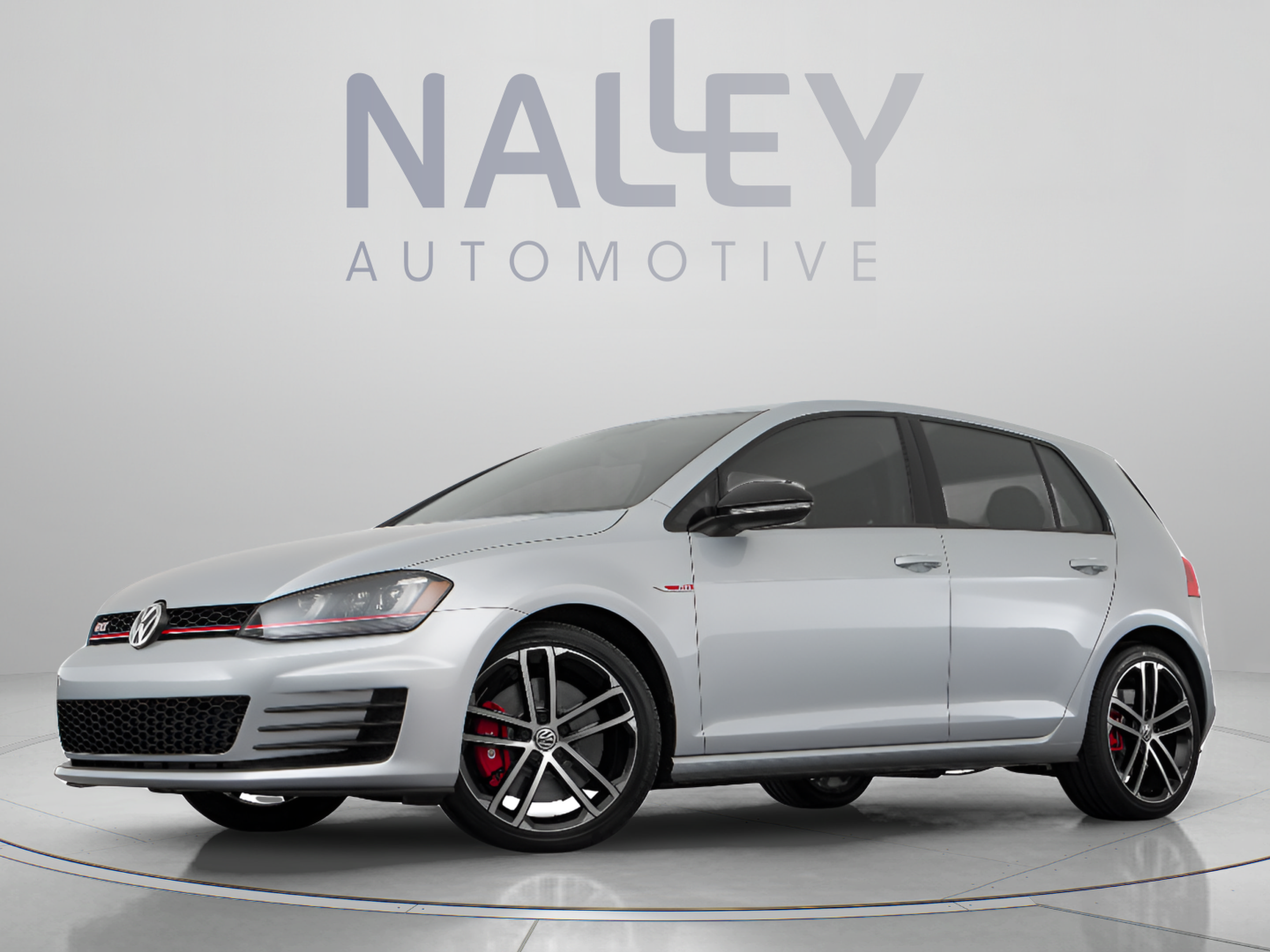 Used 2017 Volkswagen Golf 4-Door FWD image 1