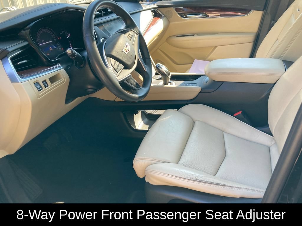 Used 2017 Cadillac XT5 Luxury w/ Driver Awareness Package AWD/4WD image 12