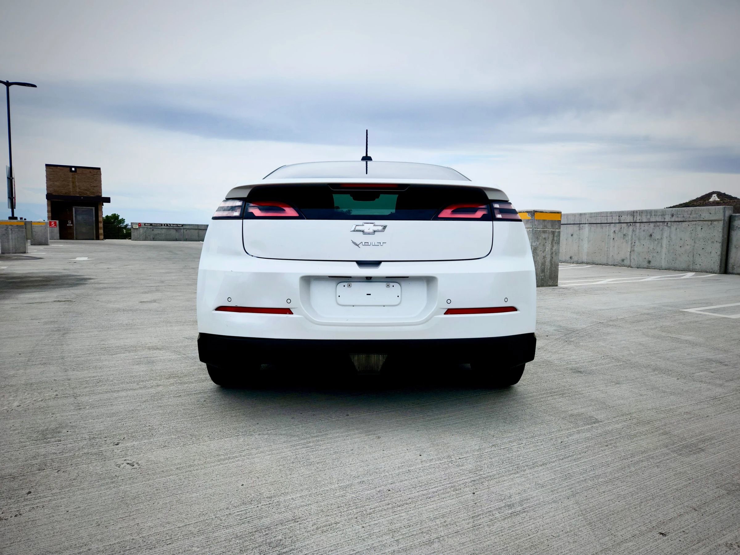 Used 2015 Chevrolet Volt Premium w/ Premium Trim Package image 4