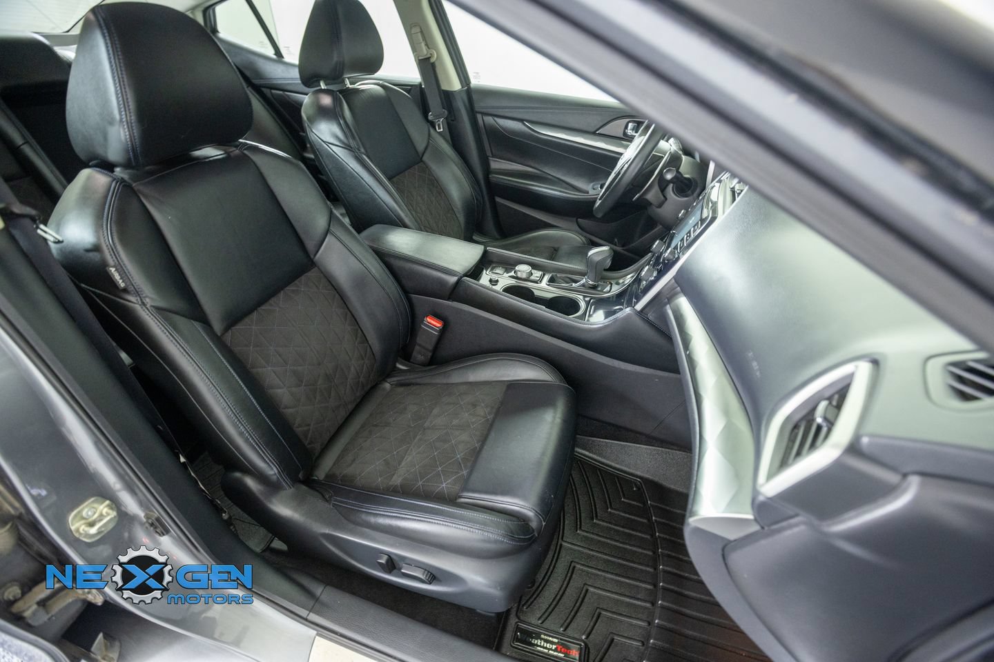 Used 2018 Nissan Maxima SR w/ Midnight Edition FWD image 44