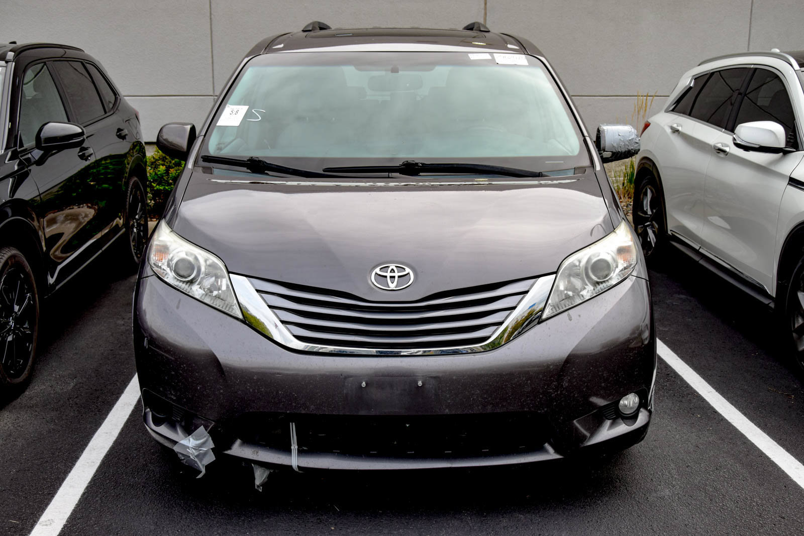 Used 2015 Toyota Sienna XLE FWD image 3