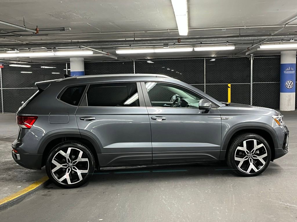 Used 2023 Volkswagen Taos SEL image 38