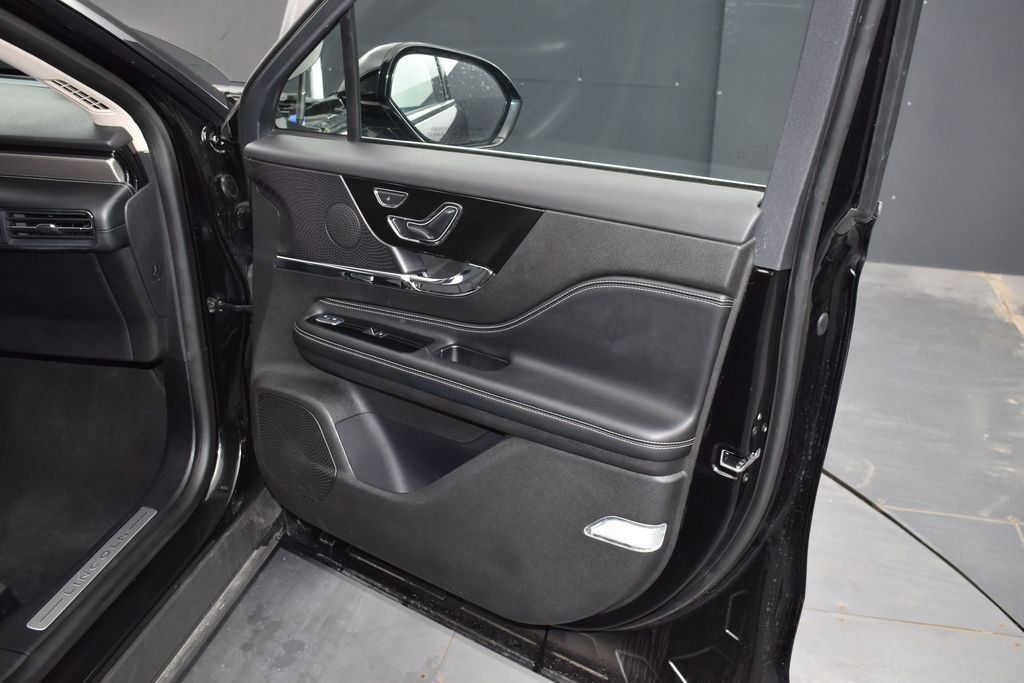Used 2024 Lincoln Corsair Reserve AWD/4WD image 24