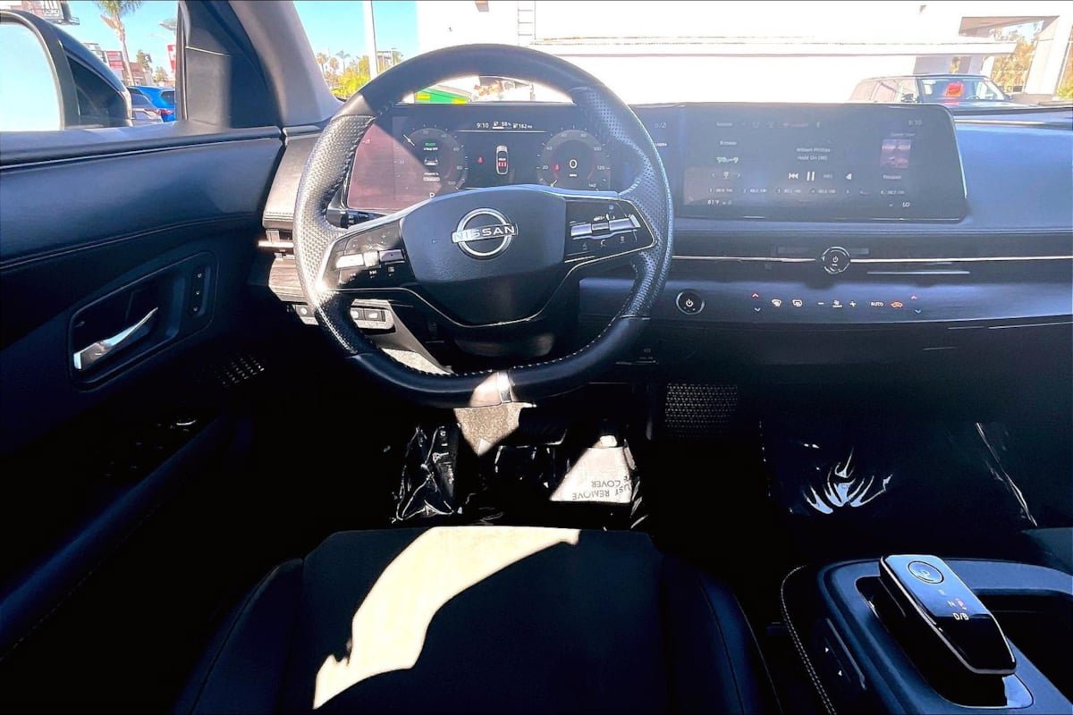 Used 2024 Nissan Ariya FWD image 5