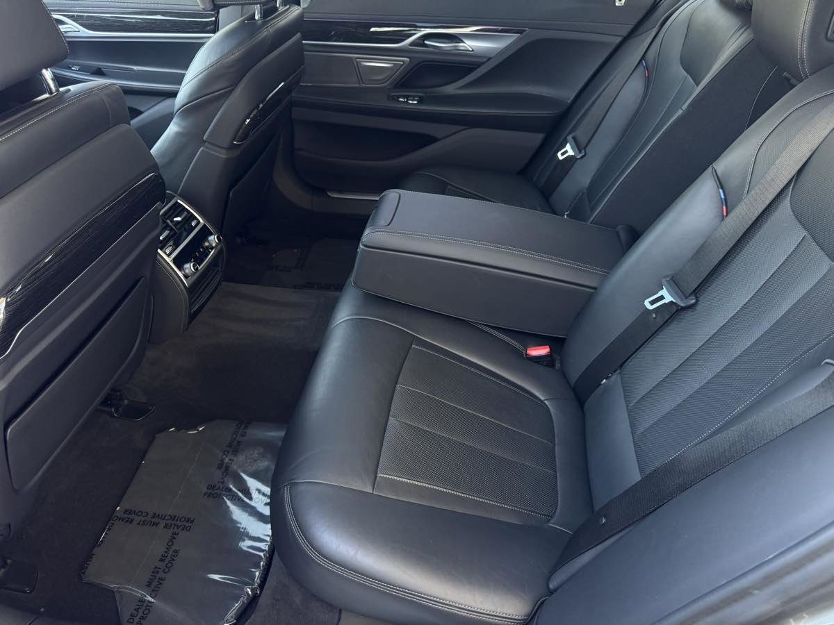 Used 2020 BMW 740i w/ M Sport Package image 20