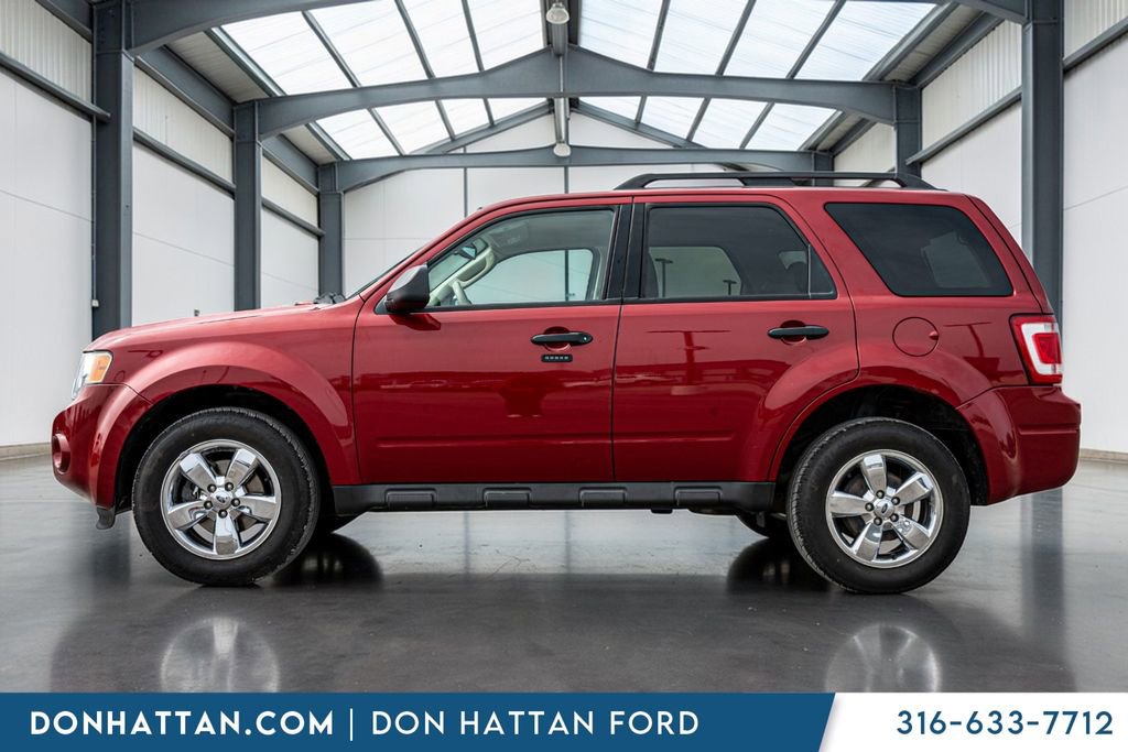 Used 2011 Ford Escape XLT image 2
