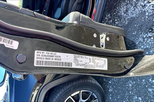 Used 2024 Jeep Compass Trailhawk image 16