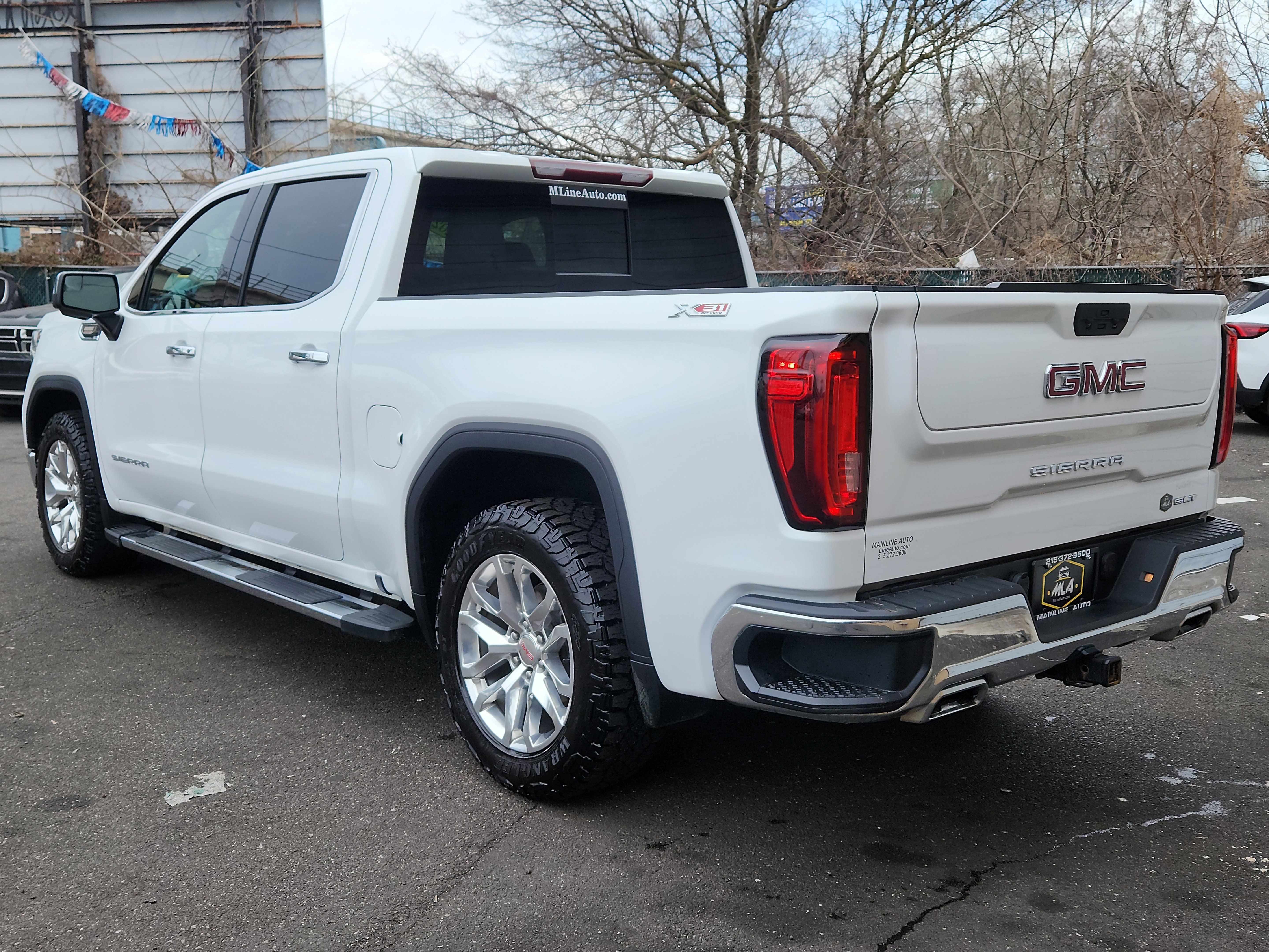 Used 2022 GMC Sierra 1500 SLT w/ SLT Convenience Package AWD/4WD image 3