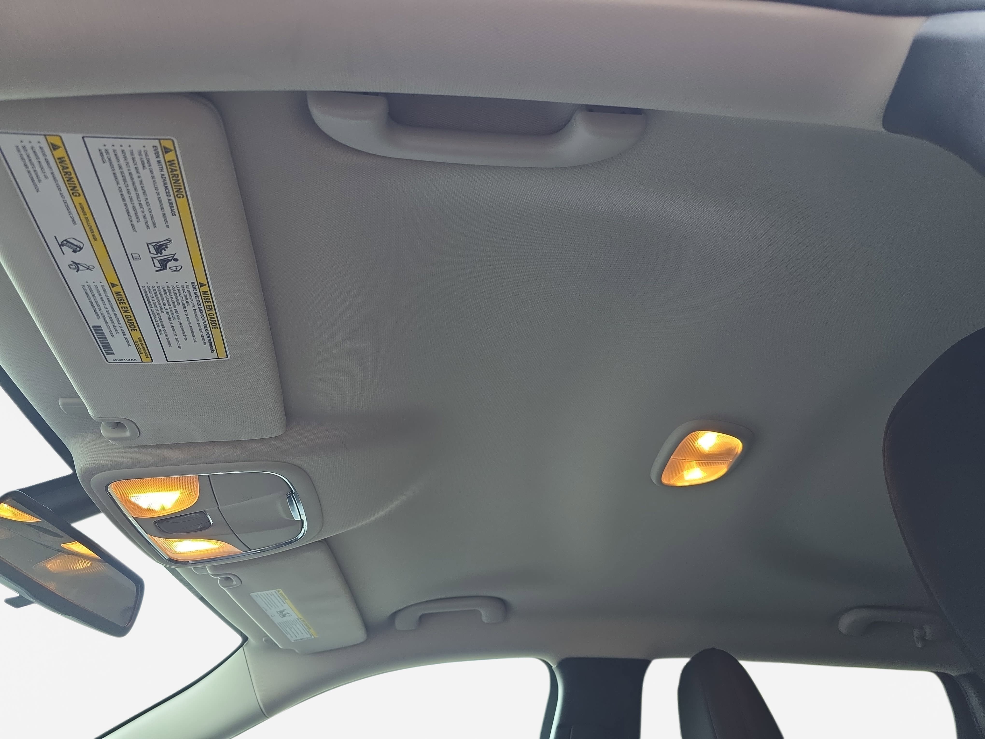 Used 2015 Jeep Cherokee Sport FWD image 27