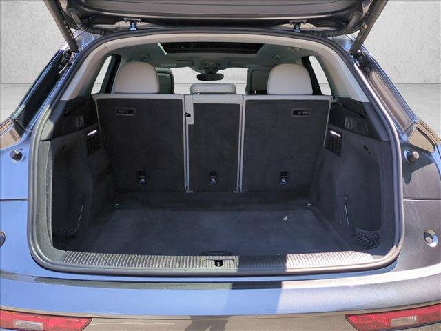 Used 2023 Audi Q5 2.0T Premium Plus w/ Premium Plus Package AWD/4WD image 6