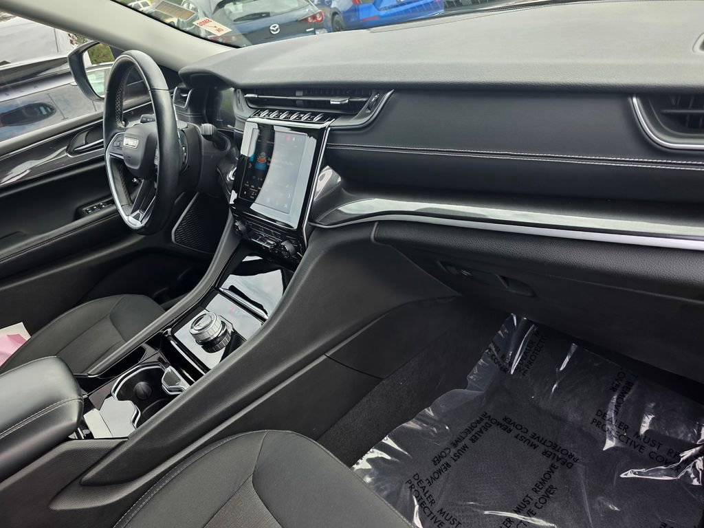 Used 2022 Jeep Grand Cherokee L Laredo w/ Luxury Tech Group I image 25