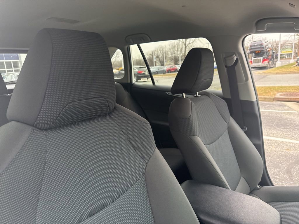 Used 2025 Toyota RAV4 LE image 34