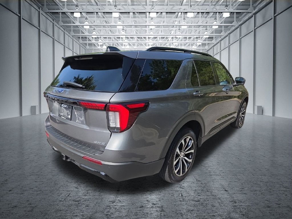 Used 2025 Ford Explorer ST-Line AWD/4WD image 8