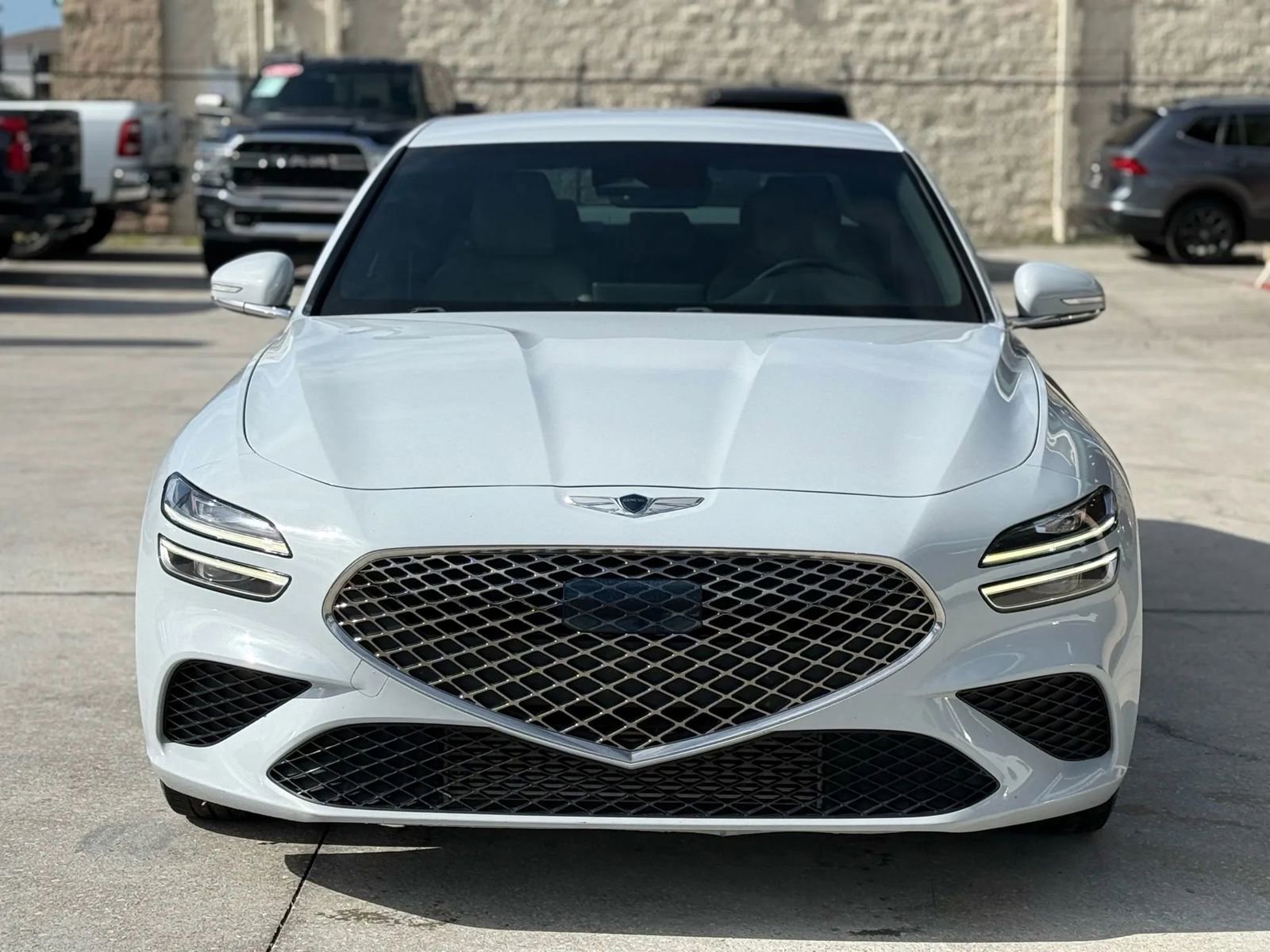 Used 2022 Genesis G70 2.0T image 2